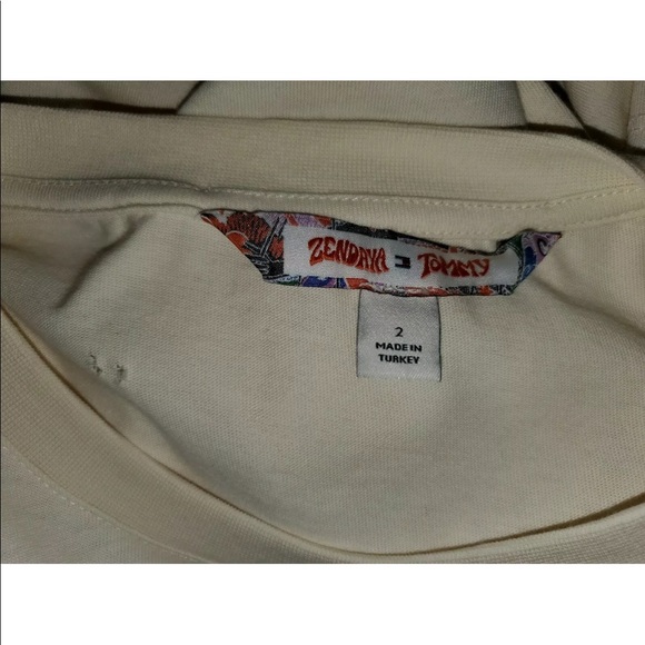 Tommy Hilfiger X Zendaya Aries Zodiac T Shirt Sz 2 - Picture 6 of 8